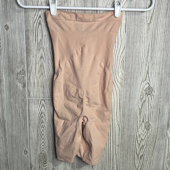 Spanx Higher Power Cream Short Size Medium - Picture 4 of 4